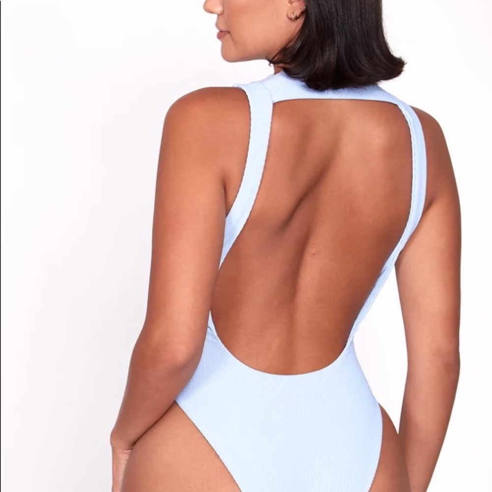 Selena Gomez swimsuit - Picture 7 of 7